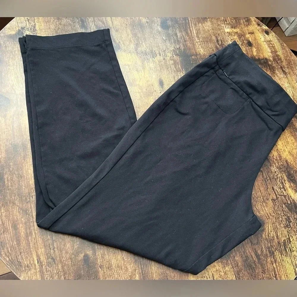 CHICO’s | Zenergy ladies pull on pants. Size: 1 Chicos/8